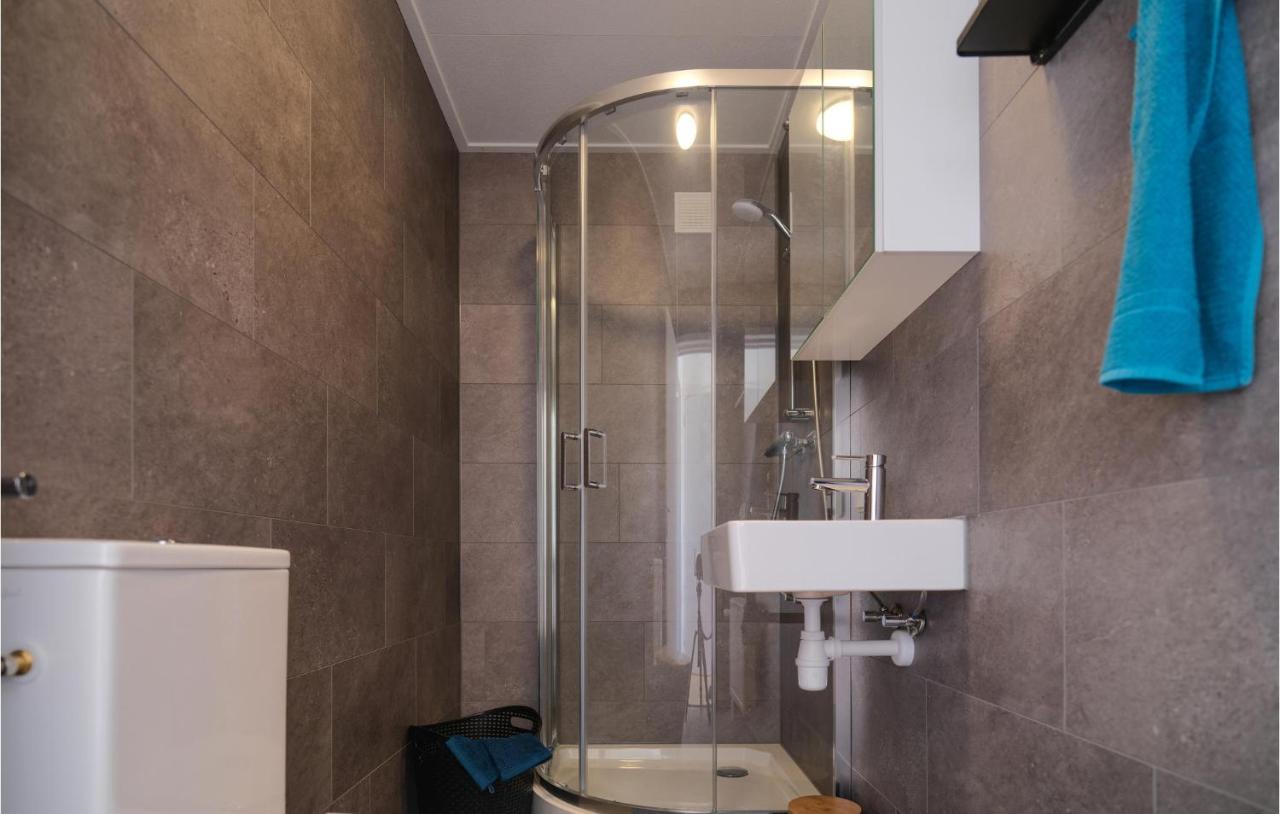 Nice Home In Heinkenszand With Sauna 외부 사진